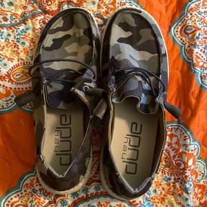 Hey Dudes, Wendy women’s size 8 Camo